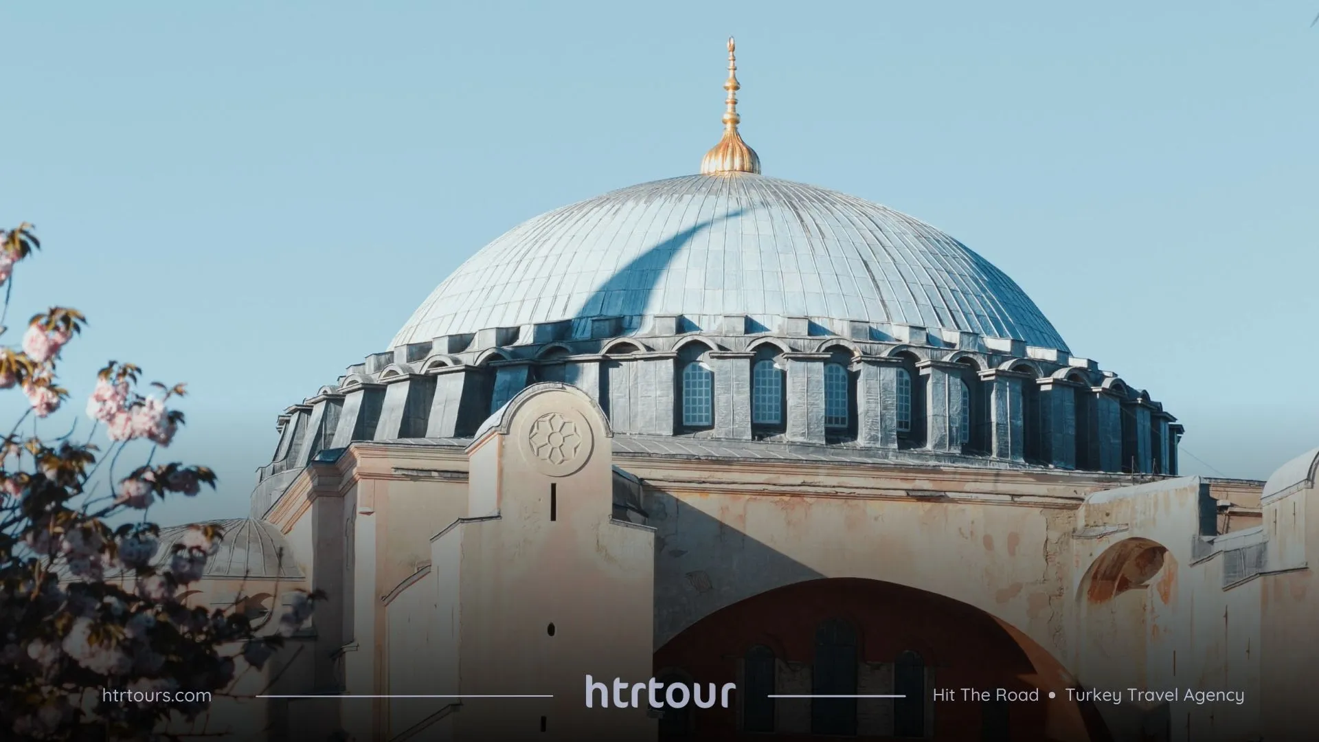 Santa Sofía monumentos de Estambul, historia, arquitectura, mosaicos bizantinos, mezquita, patrimonio, Turquía, cultura, turismo. Santa Sofía monumentos de Estambul, historia, arquitectura, mosaicos bizantinos, mezquita, patrimonio, Turquía, cultura, turismo.