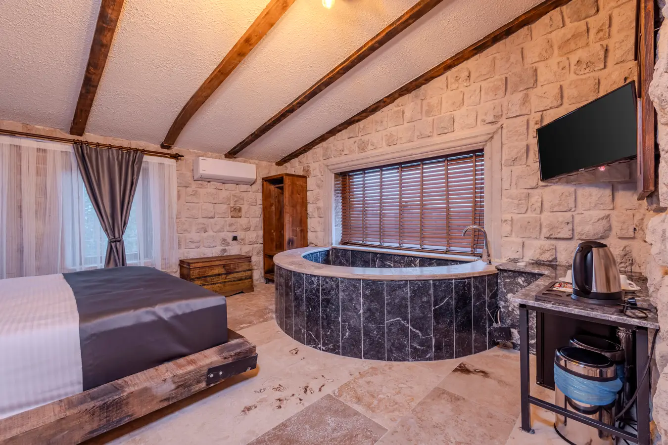 Kapadokya Balayı Paketi 12 - Jakuzili Oda