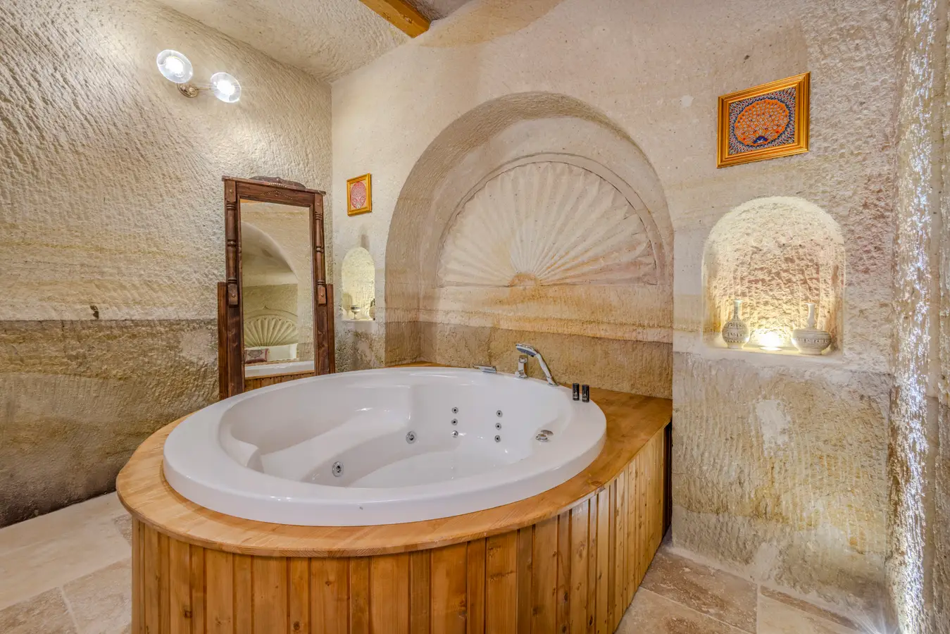 Kapadokya Balayı Paketi 16- Jakuzili Oda