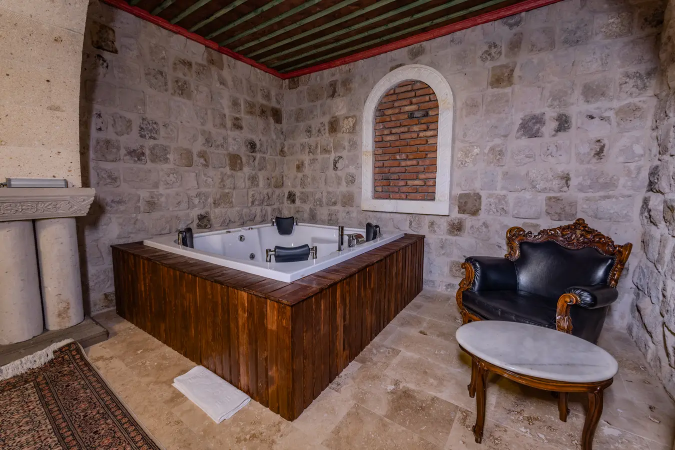 Latona Honeymoon Room 101