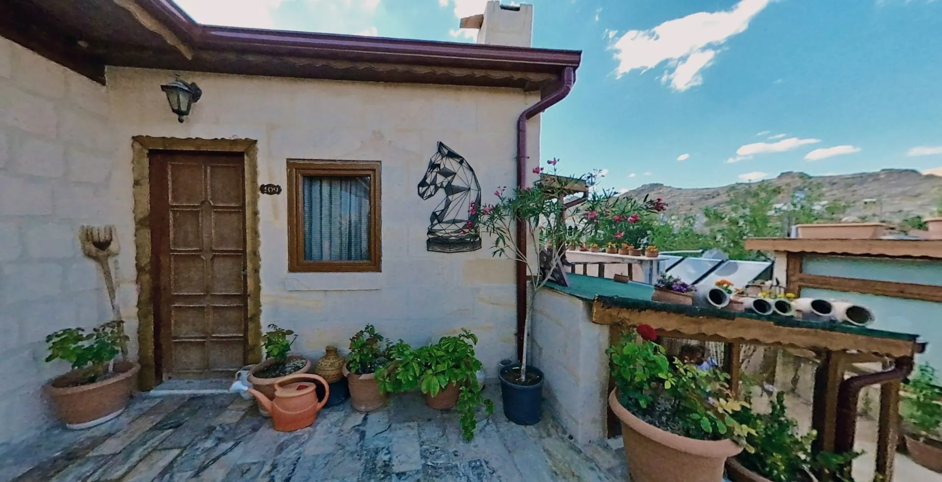 Larissa cave hotel 