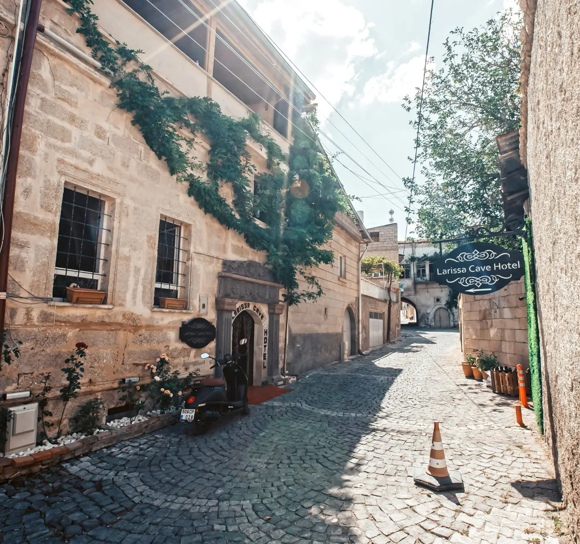 Larissa cave hotel 