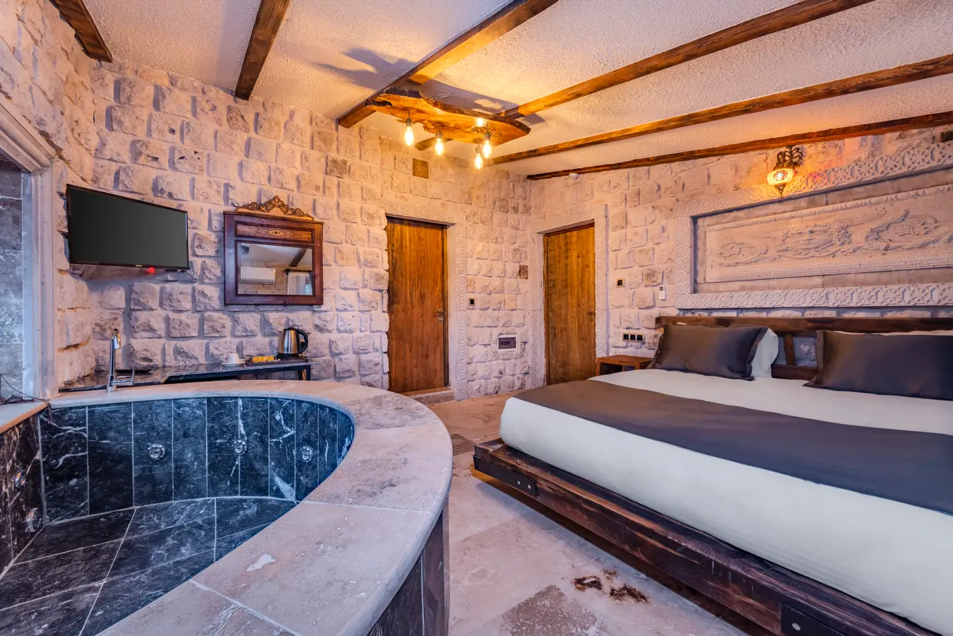 Kapadokya Balayı Paketi 12 - Jakuzili Oda