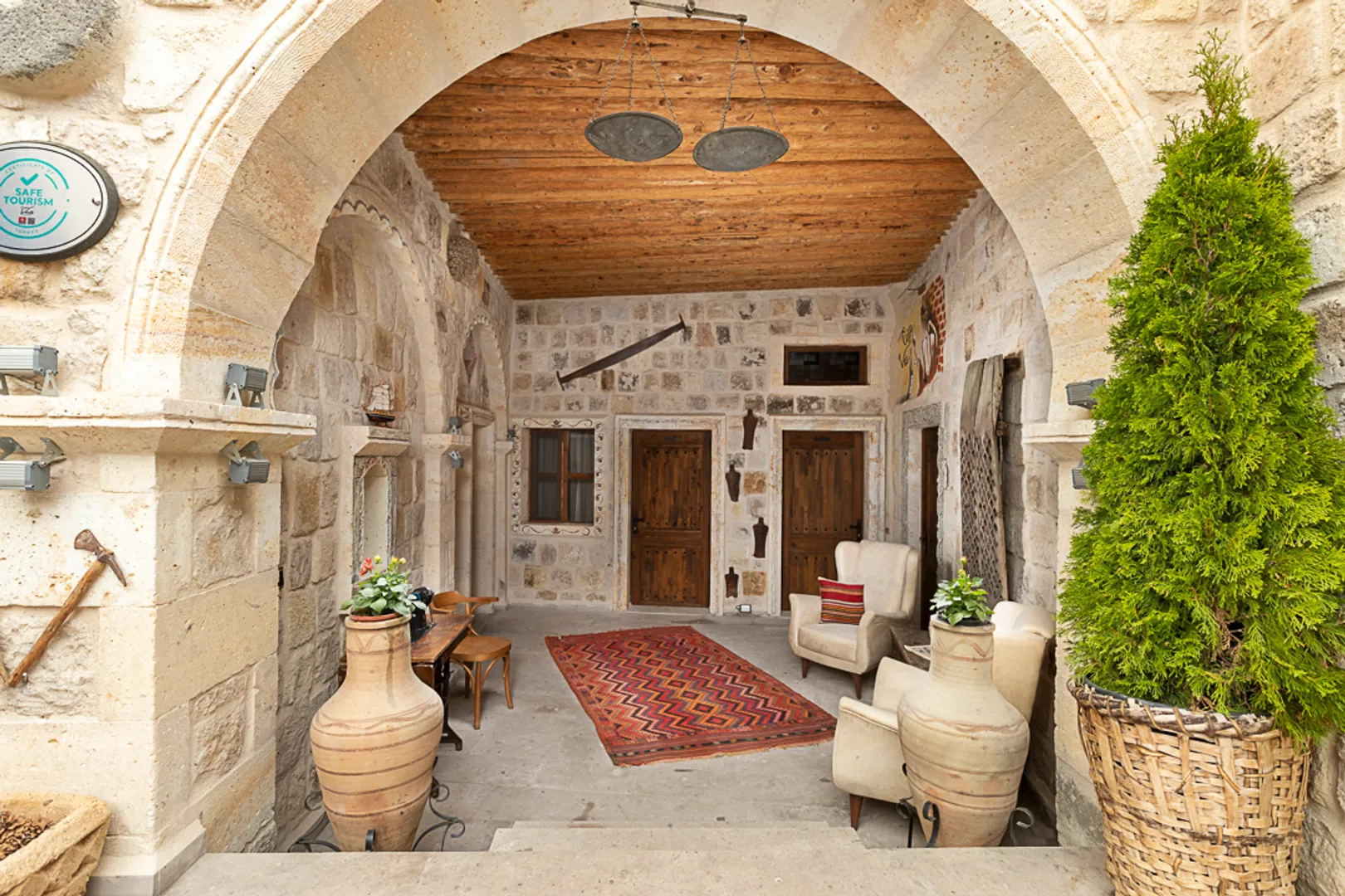 CappaVia Cave Hotel