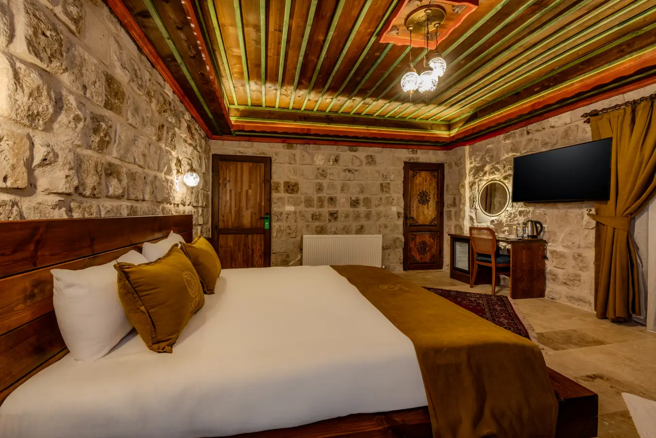 Latona Honeymoon Room 202