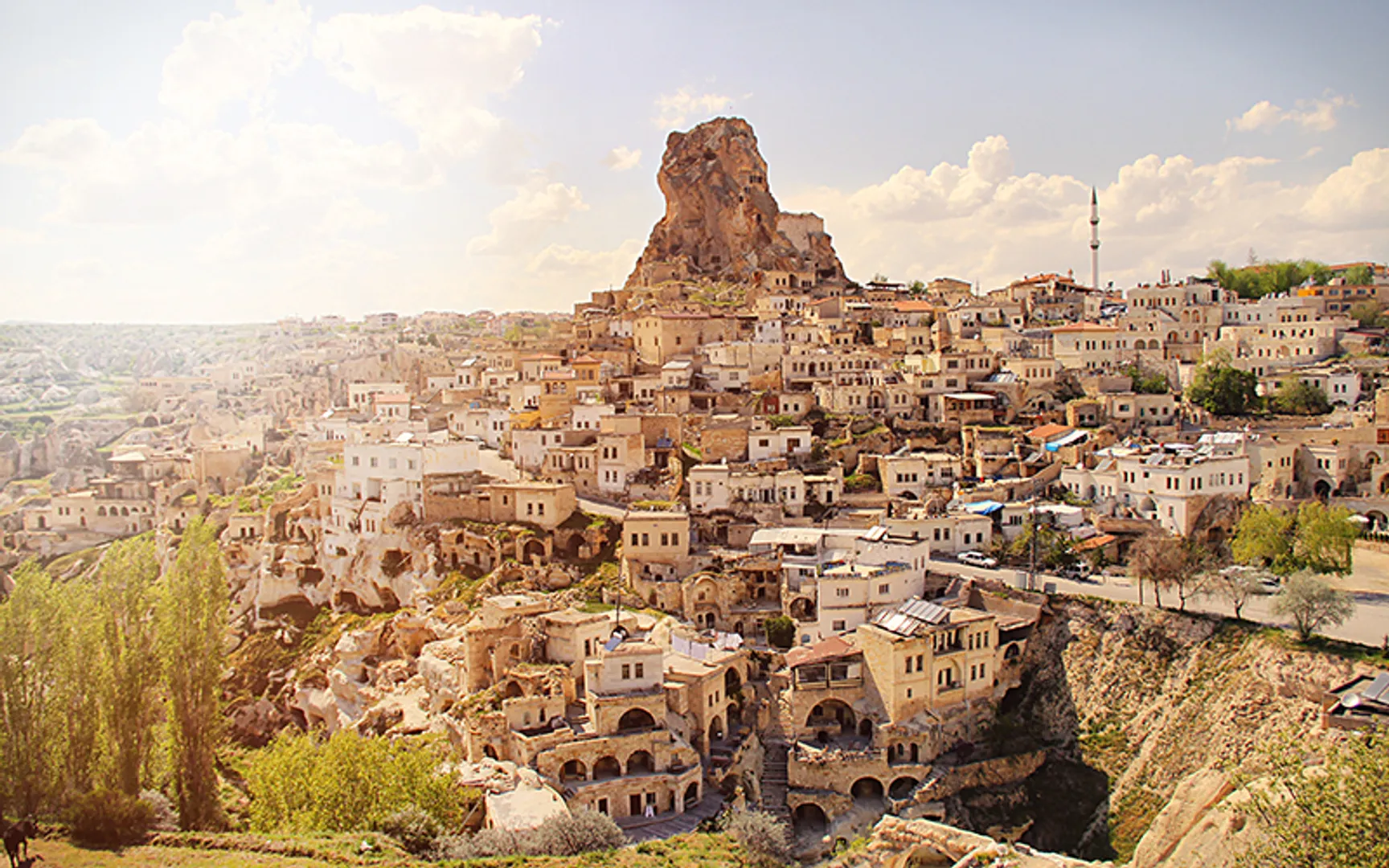 2-Night / 3-Day : Red Tour + Boutique Cave Hotel Stay