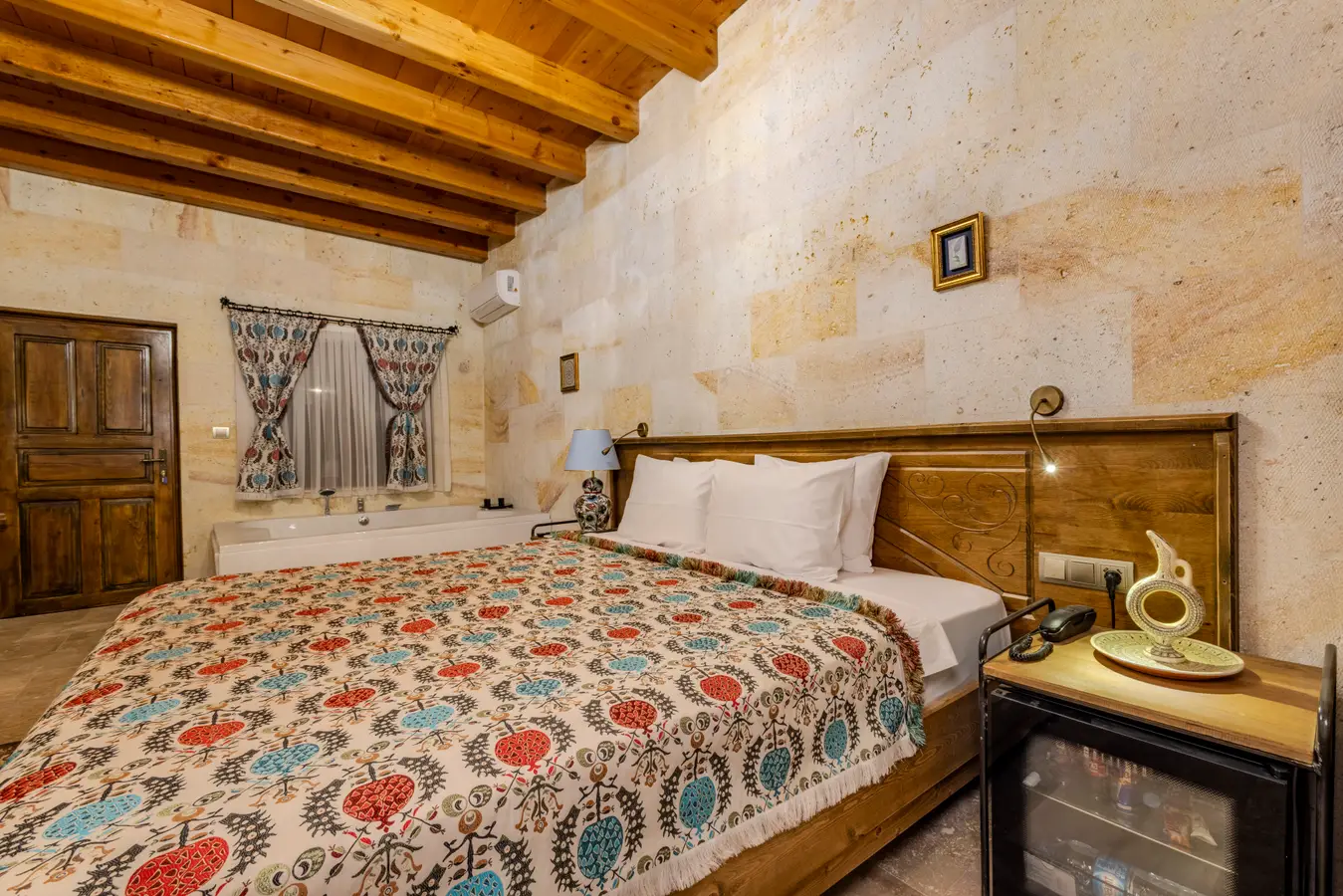 Kapadokya Balayı Paketi 17- Jakuzili & Hamamlı Oda