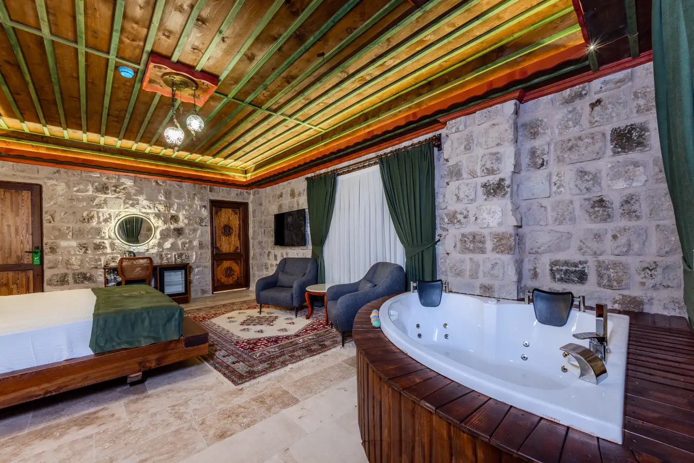 Latona Honeymoon Room 302