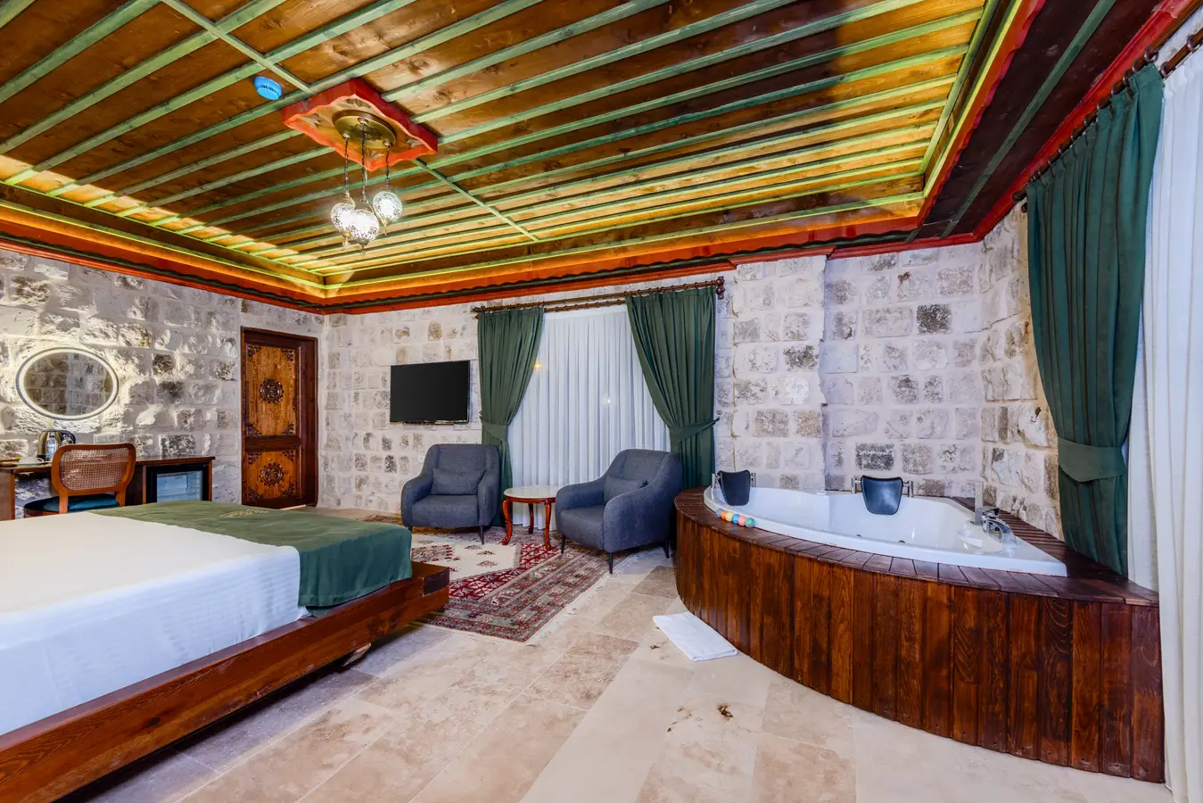 Latona Honeymoon Room 302