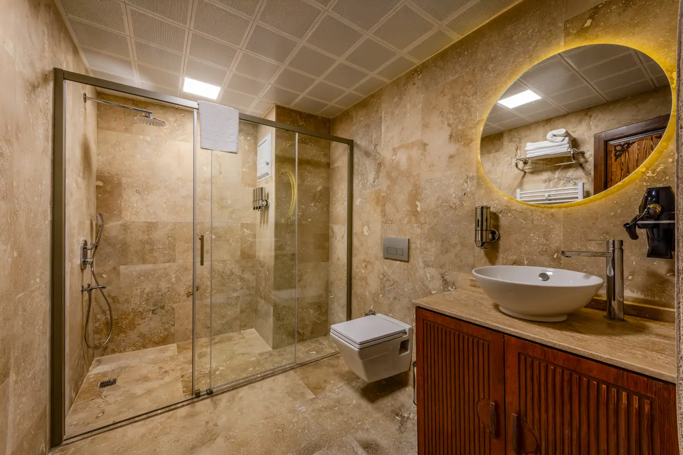 Latona Honeymoon Room 301 