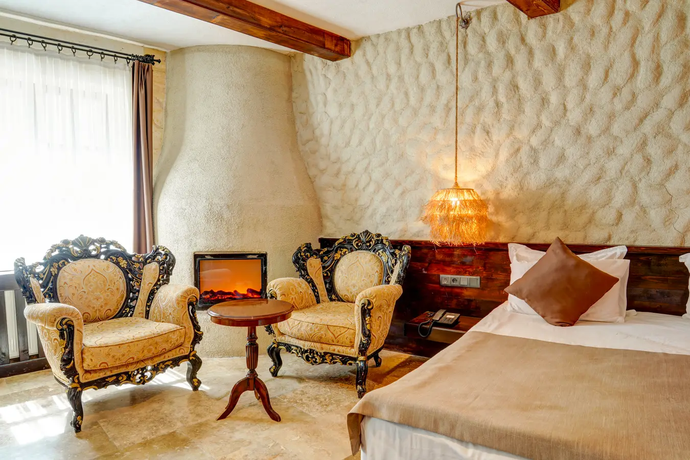 Kapadokya Balayı Paketi 6 - Jakuzili & Şömineli Oda