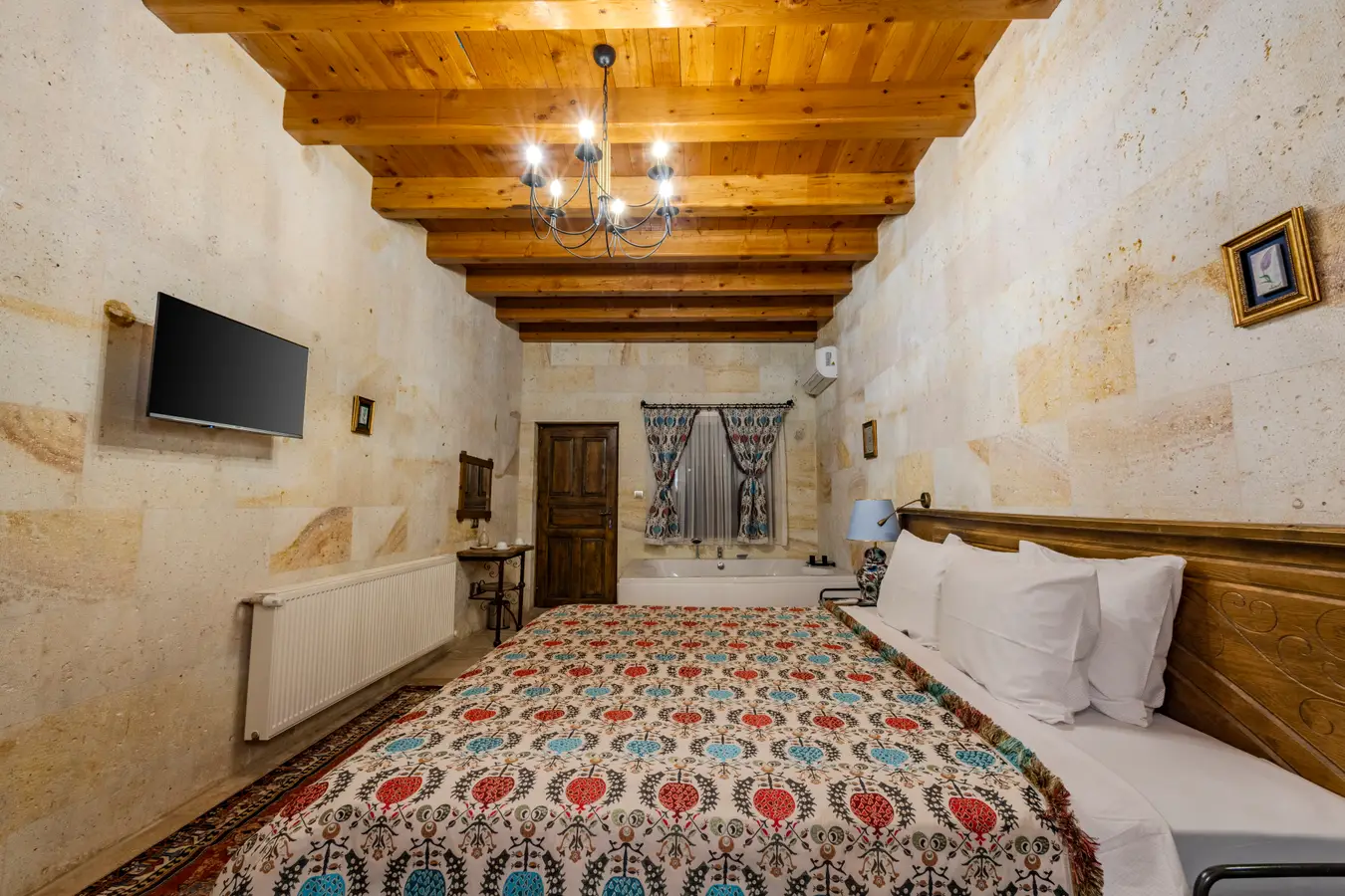 Kapadokya Balayı Paketi 17- Jakuzili & Hamamlı Oda