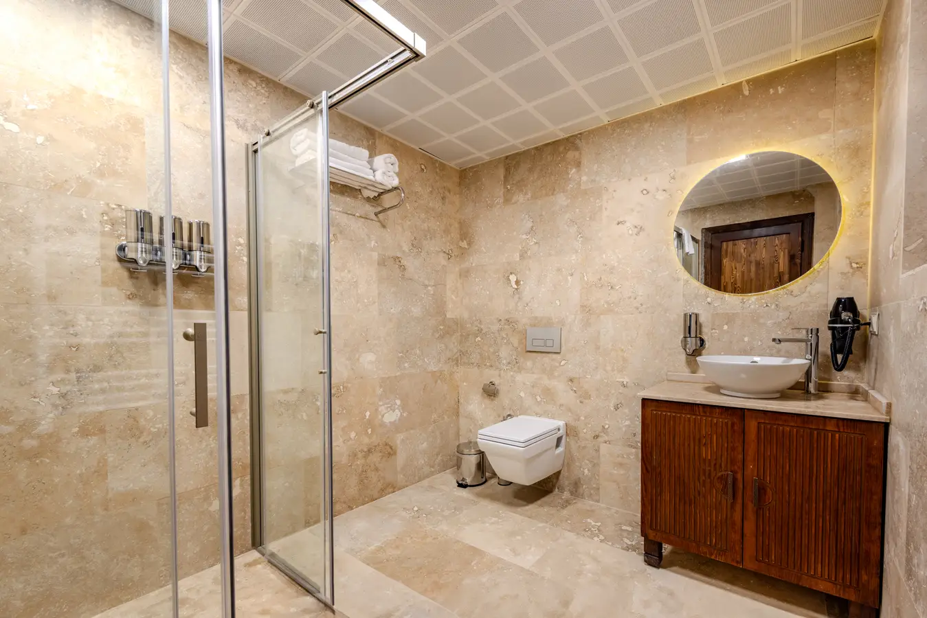 Latona Honeymoon Room 302