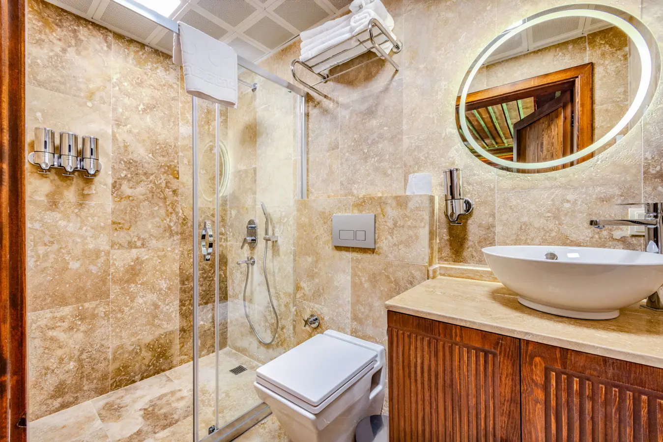 Latona Honeymoon Room 202