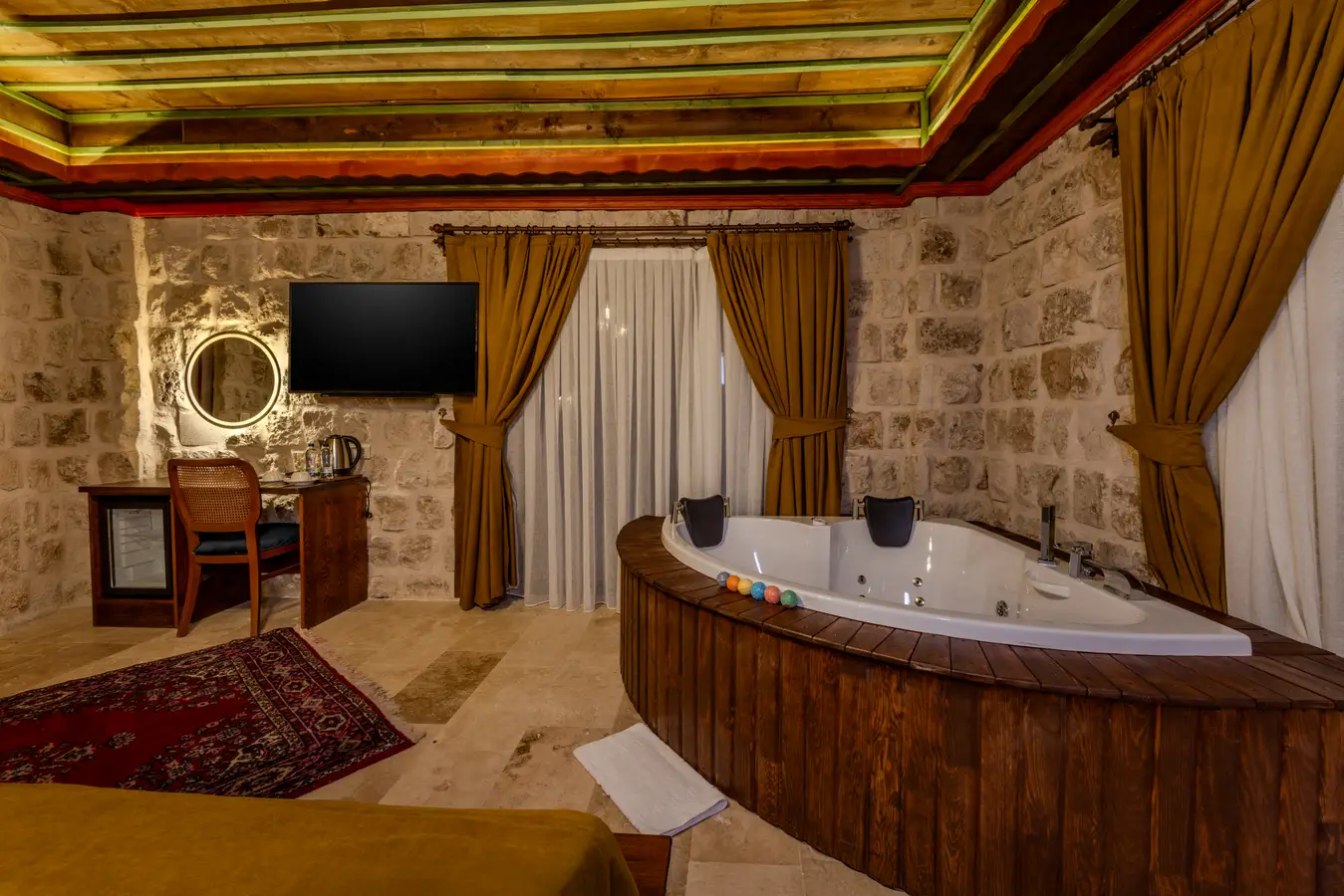 Latona Honeymoon Room 202