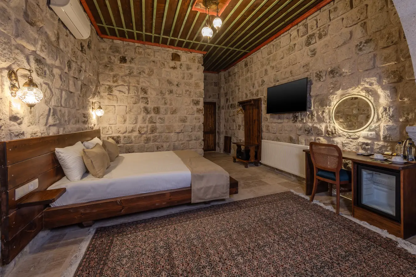 Latona Honeymoon Room 101