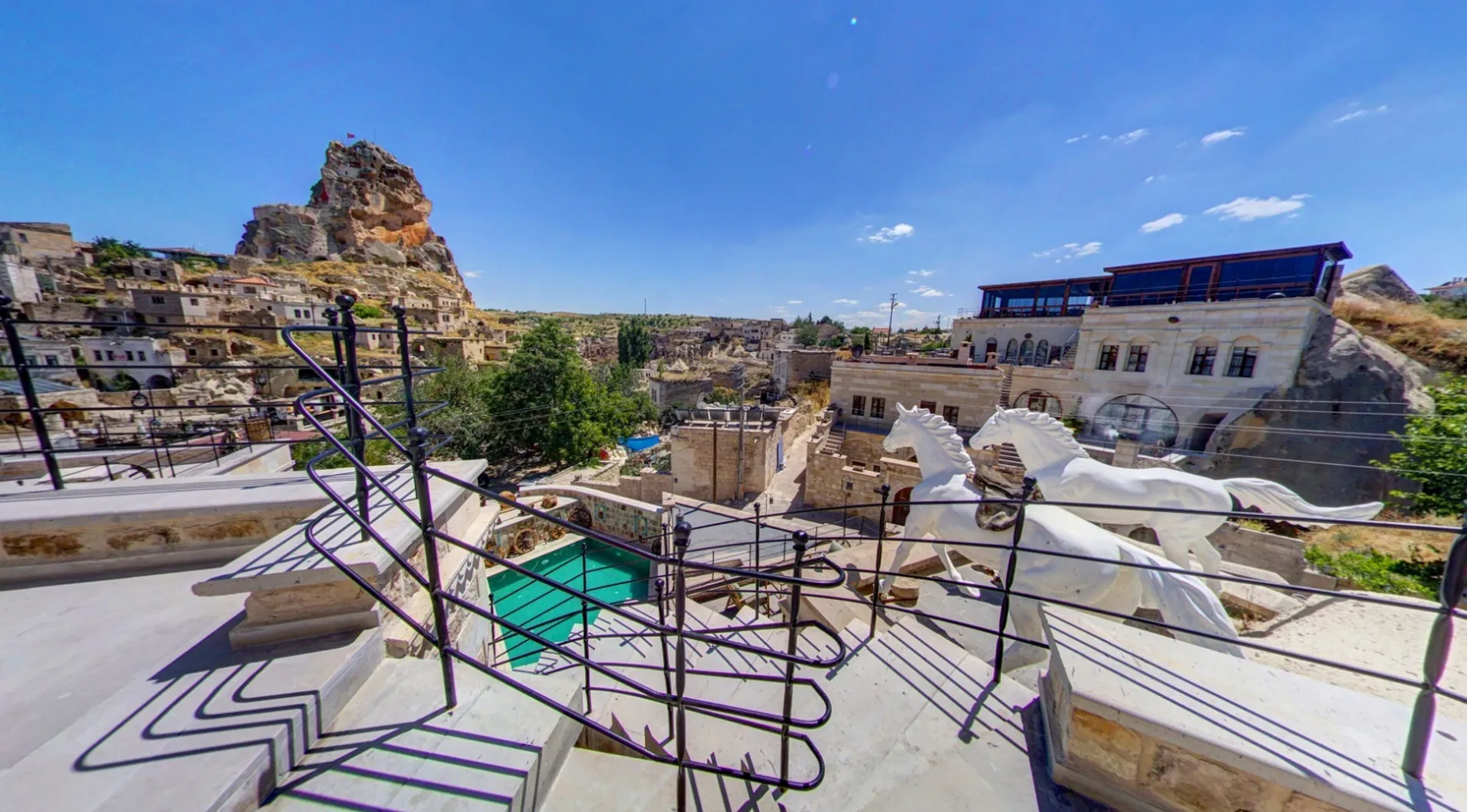 Capp Royal Cave Hotel