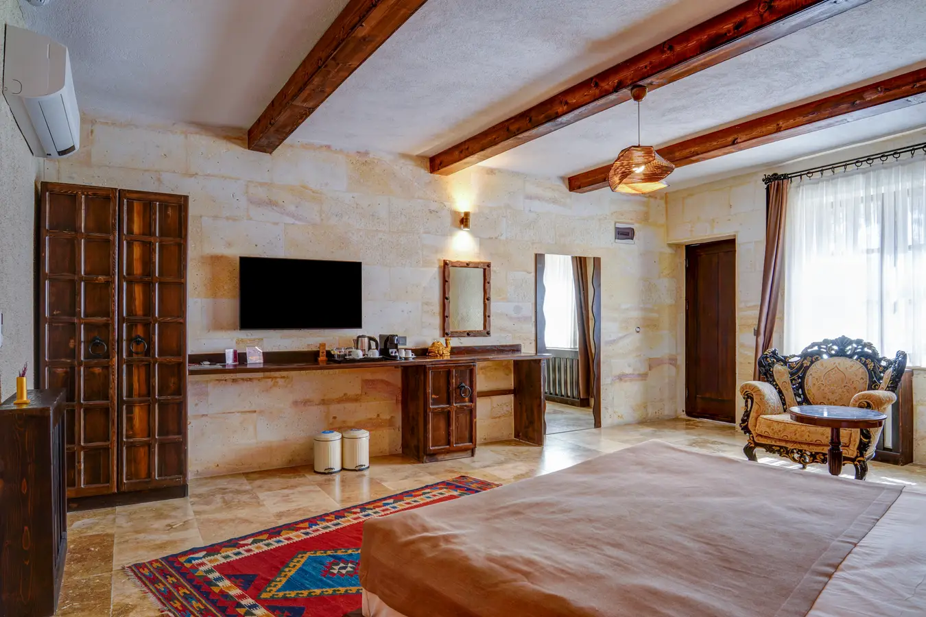 Kapadokya Balayı Paketi 6 - Jakuzili & Şömineli Oda